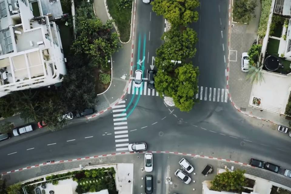 Imagem de: Tel Aviv testa ruas que carregam baterias de elétricos em movimento