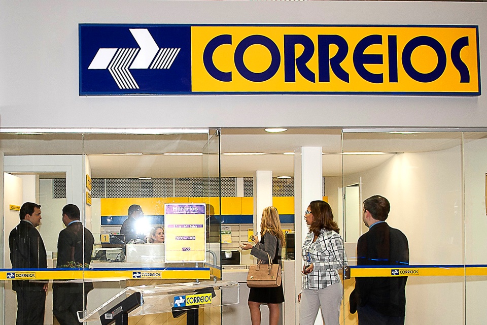 Imagem de: Privatização: duas empresas já avançam na compra dos Correios