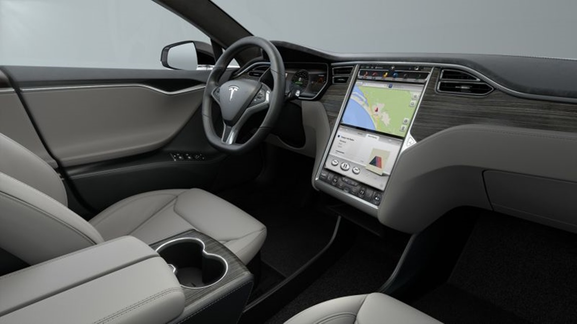 Imagem de O olho que (quase) tudo vê: Tesla melhora sistema Autopilot com versão 8.0 no tecmundo
