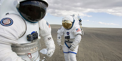 Imagem de NASA desenvolve roupa espacial que gera pressurização própria no site TecMundo