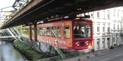 Imagem de Conheça o monotrilho de Wuppertal, o primeiro trem suspenso do mundo no site TecMundo