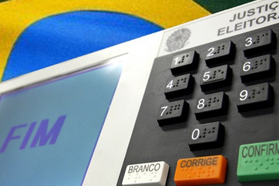 Imagem de TSE garante: urnas eletrônicas estão prontas contra hackers nas Eleições no site TecMundo