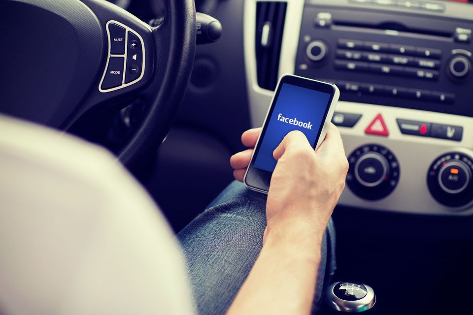 Imagem de Pesquisa mostra que uso de Facebook ao volante é um grande perigo no tecmundo