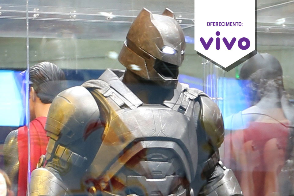 Imagem de Batman vs Superman: armadura do Batman é exposta na Comic-Con no tecmundo