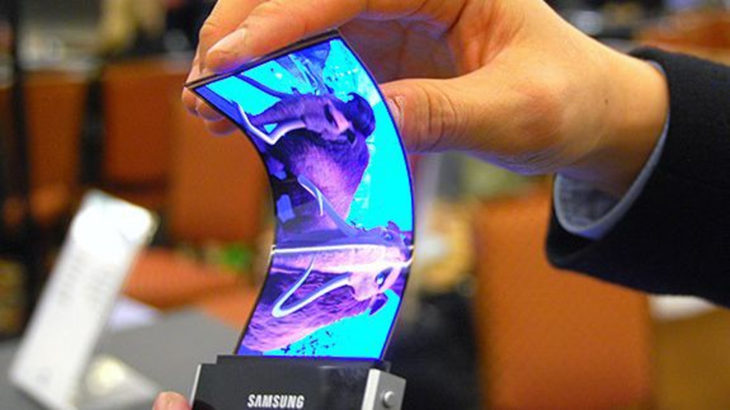 Resultado de imagem para Smartphones dobráveis da Samsung