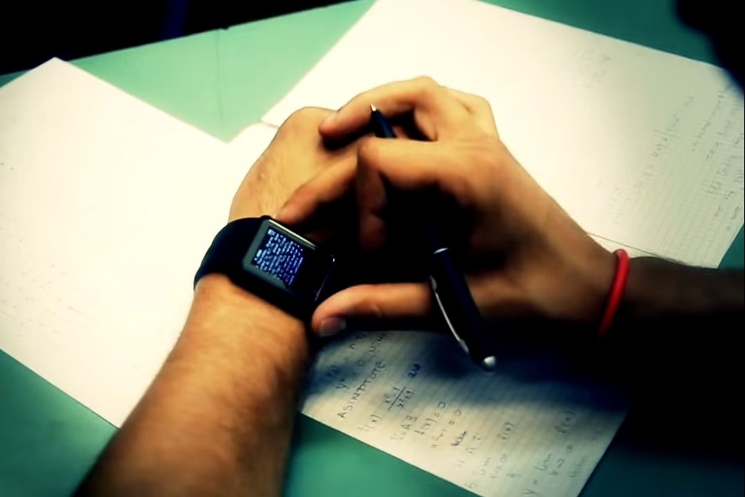 Imagem de Colando nível hard: inventaram um smartwatch feito para colar na prova no tecmundo