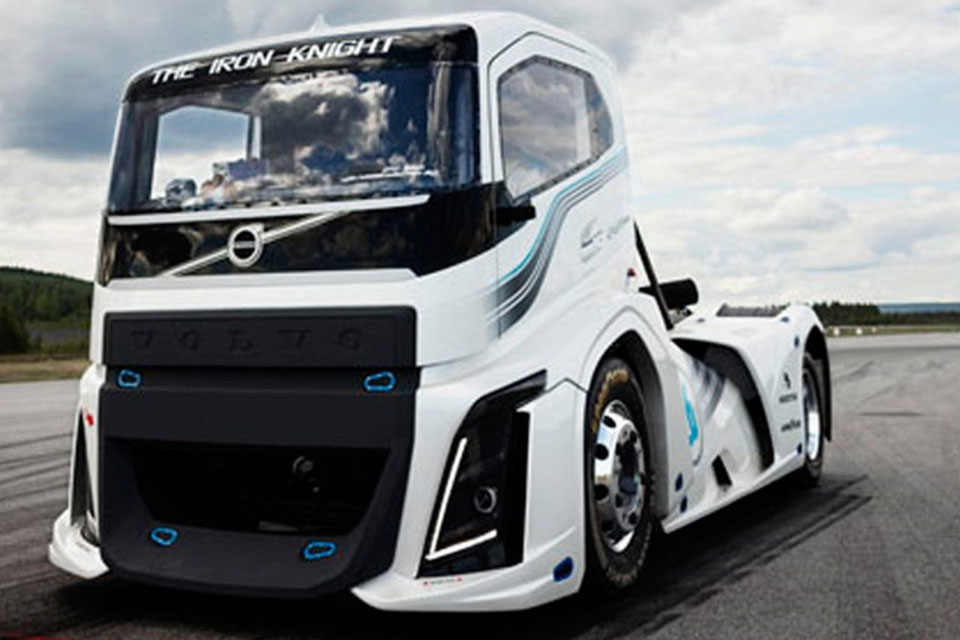 Imagem de Volvo quebra recorde de velocidade com caminhão de 2.433 cavalos no tecmundo