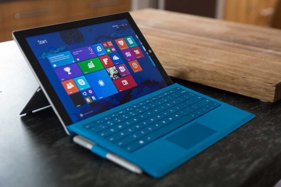 Imagem de Microsoft corrige bug que drenava bateria do Surface Pro 3 em minutos no tecmundo