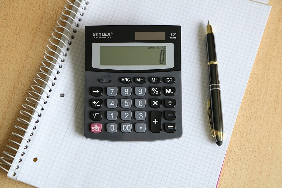 Imagem de Você sabe por que as teclas das calculadoras e telefones são invertidas? no tecmundo