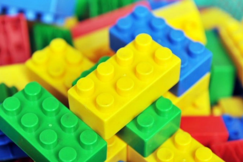 Imagem de Quantas combinações conseguimos fazer com 6 peças de LEGO? no tecmundo