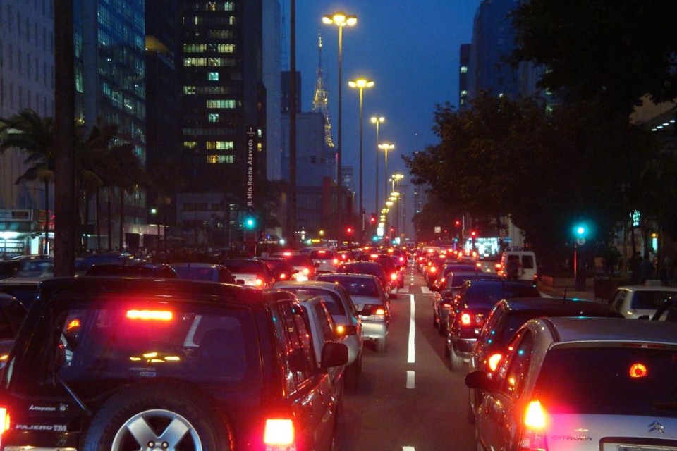 Imagem de Testamos o app gratuito de GPS online e offline TomTom GO Brasil no tecmundo