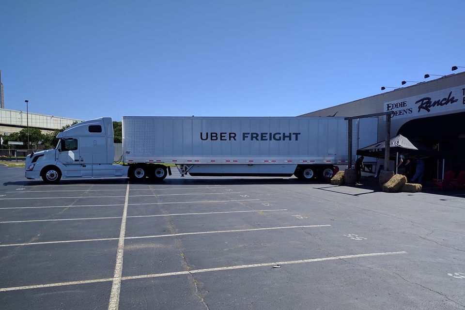 Imagem de Veja a primeira imagem do Uber Freight, o caminhão autônomo da empresa no tecmundo