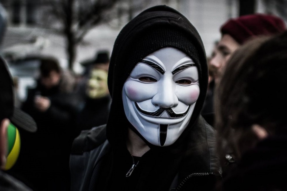 Imagem de Anonymous invade, rouba senhas e vaza banco de dados da Friboi (JBS) no tecmundo
