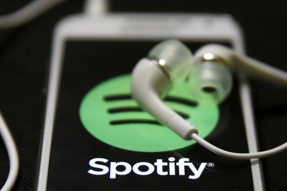 Imagem de Spotify nega que adiciona artistas falsos para redução de custos; entenda no tecmundo