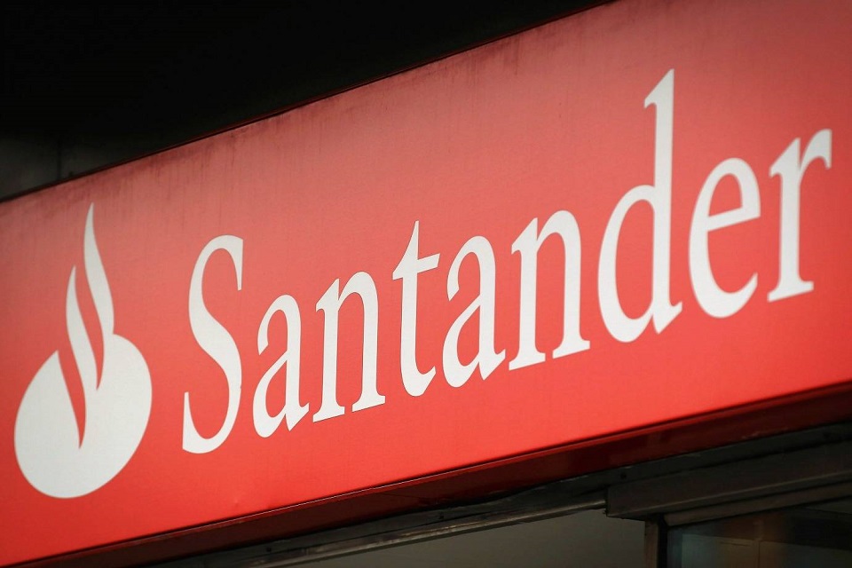 Imagem de Golpe: mensagem falsa do Santander é enviada via SMS e email no tecmundo