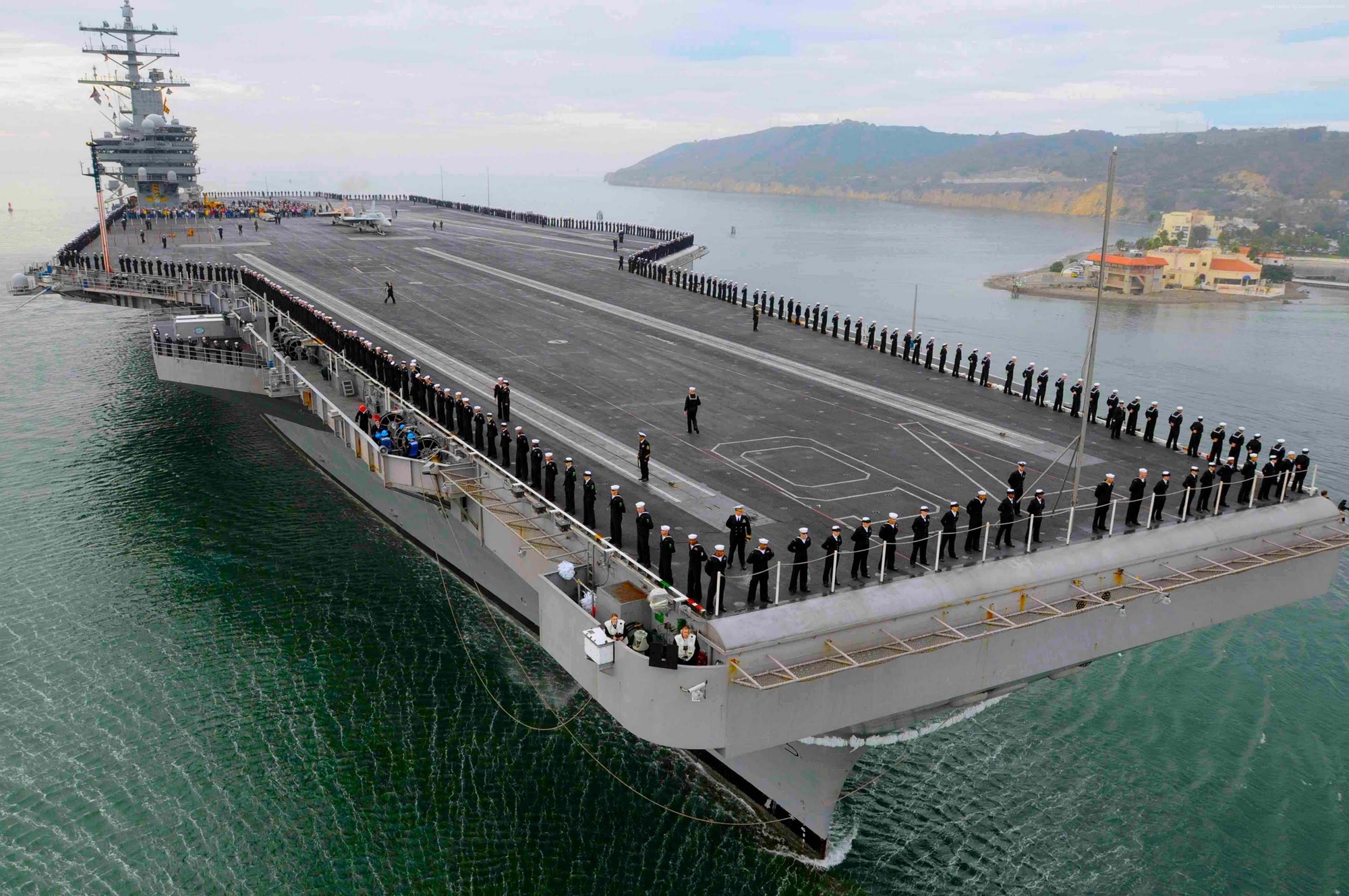 Imagem de O mais novo porta-aviões dos EUA promete mudar os conflitos navais no tecmundo