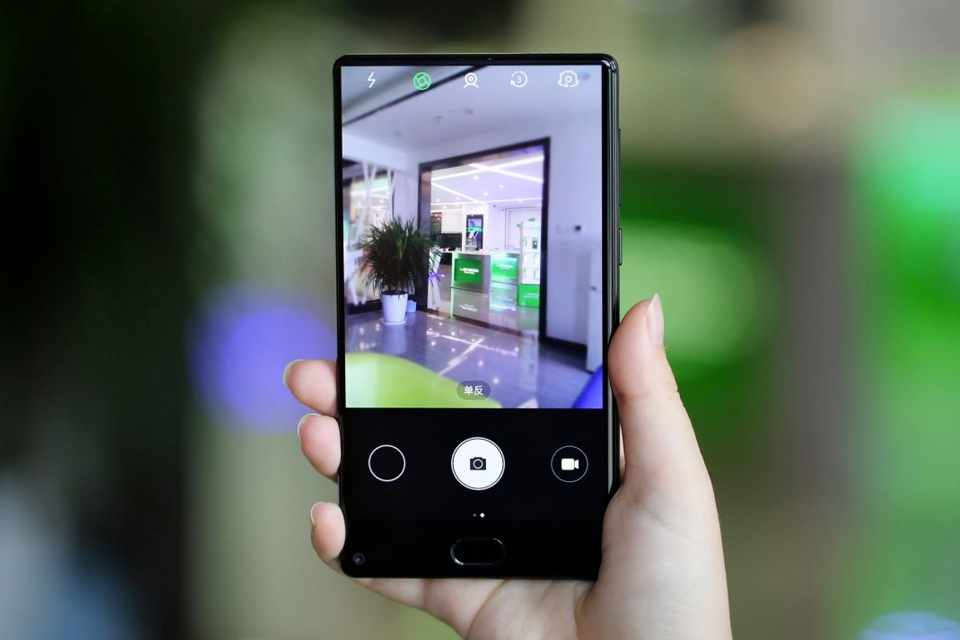 Imagem de Preção! Celular chinês Kiicaa Mix traz design sem bordas por só US$ 90 no tecmundo