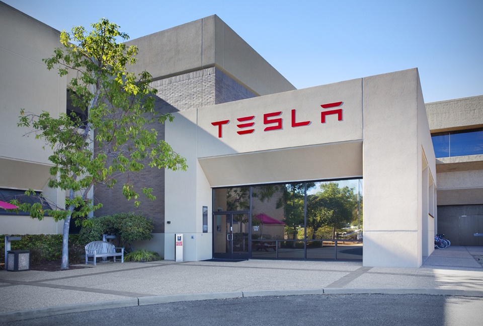 Imagem de Tesla demite centenas de funcionários, mas diz que está ‘tudo bem’ no tecmundo
