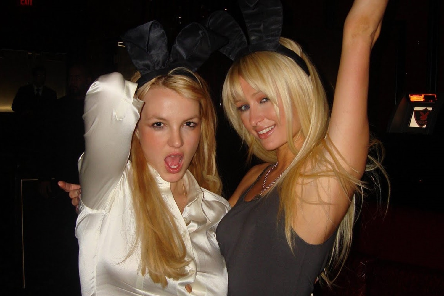Imagem de Paris Hilton insinua que ela e Britney Spears inventaram a selfie no tecmundo