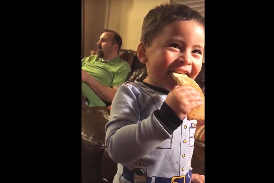 Imagem de Pais usam Google Home para filho com dificuldade falar sua primeira palavra no tecmundo