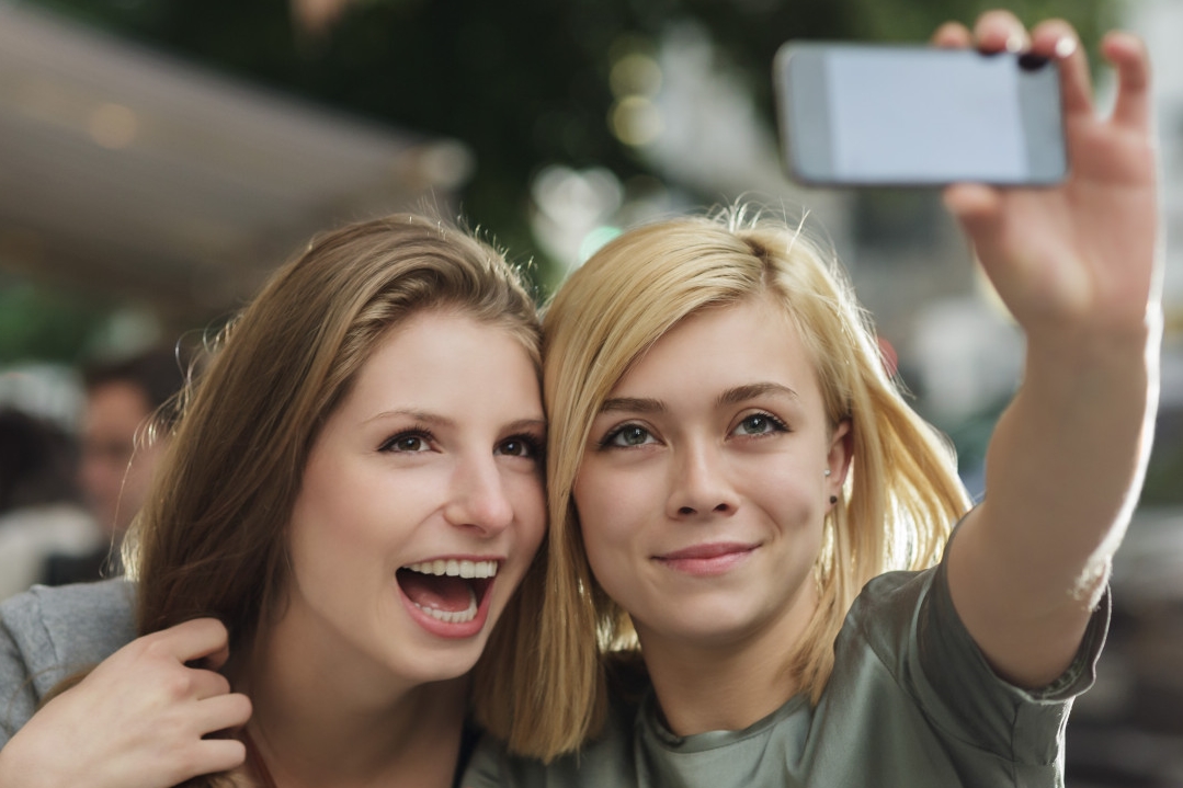 Imagem de Obsessão por tirar selfies agora é um transtorno mental e já tem nome no tecmundo