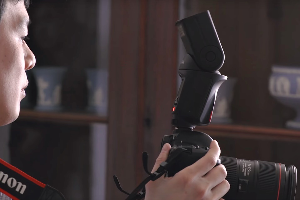 Imagem de Canon lança flash que muda ângulo automaticamente com ajuda da IA no tecmundo