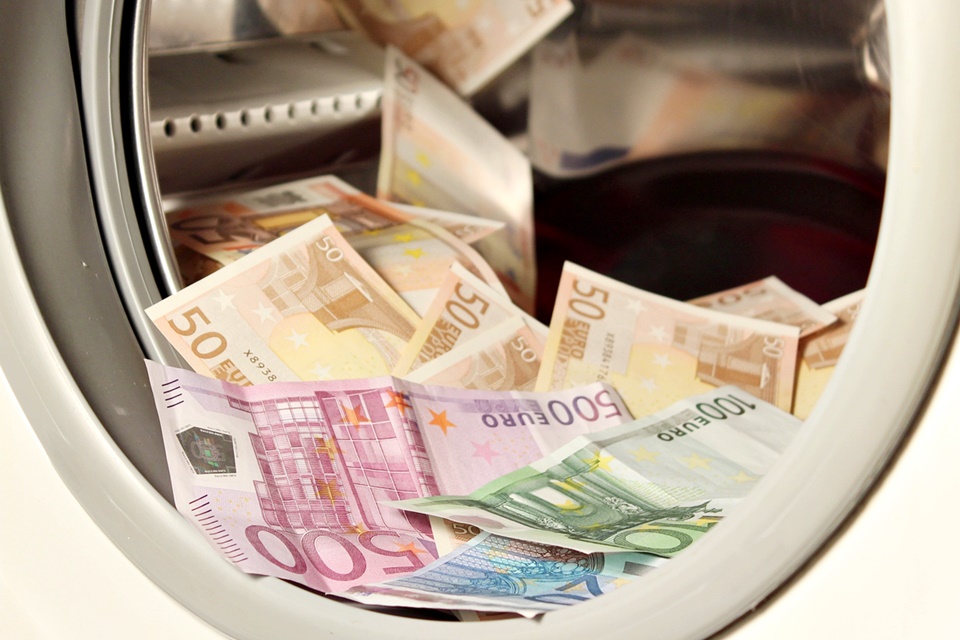 Imagem de Golpistas vêm usando o Airbnb, Uber e mercados online para lavar dinheiro no tecmundo