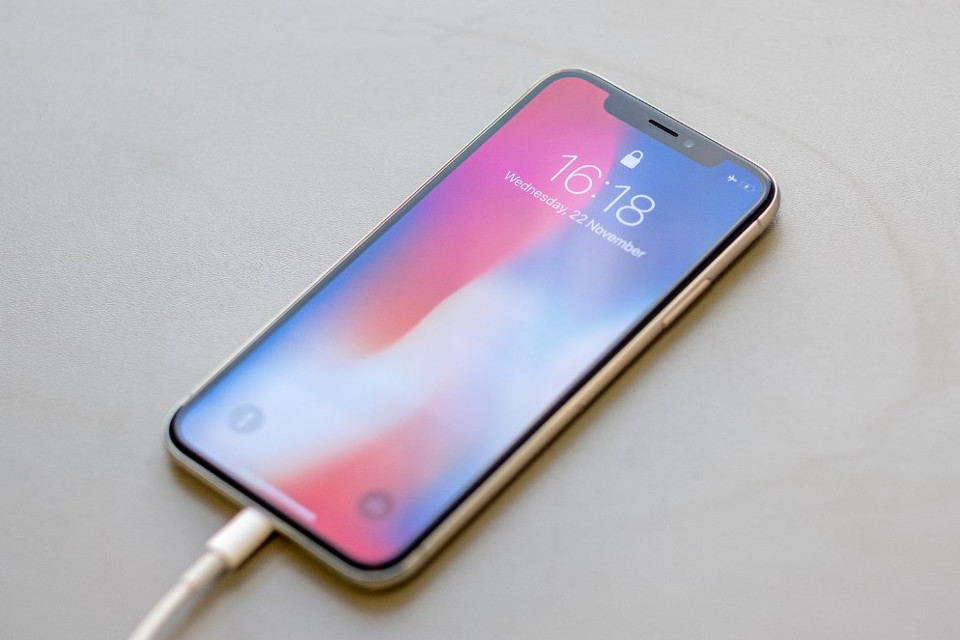 Imagem de iPhone X está morto e terá produção descontinuada em breve, diz analista no tecmundo