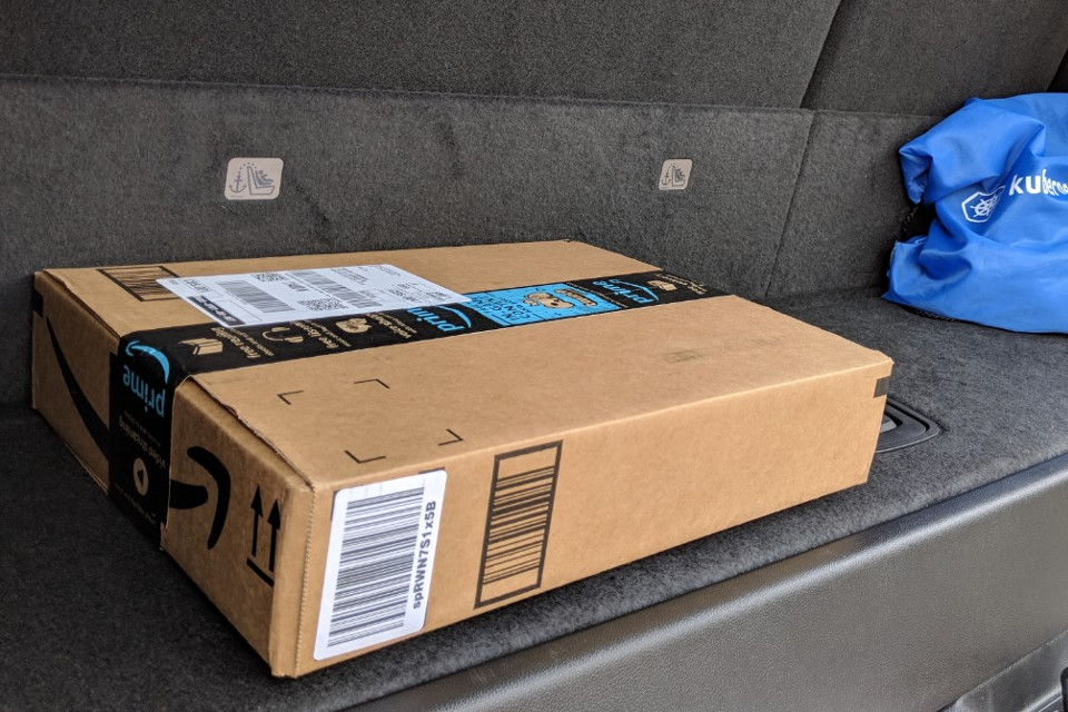 Imagem de Novo serviço da Amazon deixa encomendas no porta-malas do seu carro no tecmundo