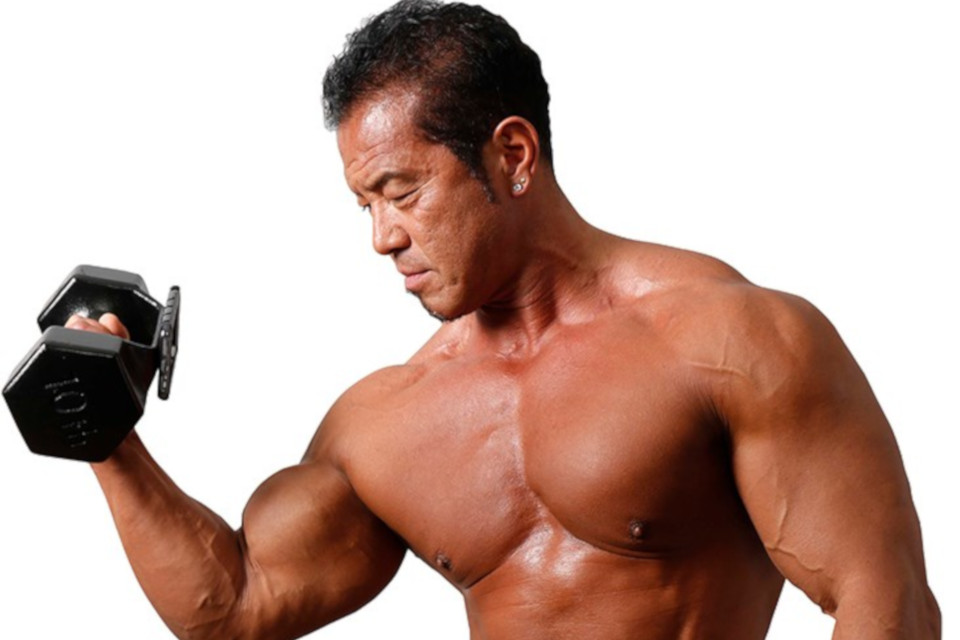 Imagem de Fizeram uma capa marombeira para iPhone X que é um halter de 10 kg no tecmundo