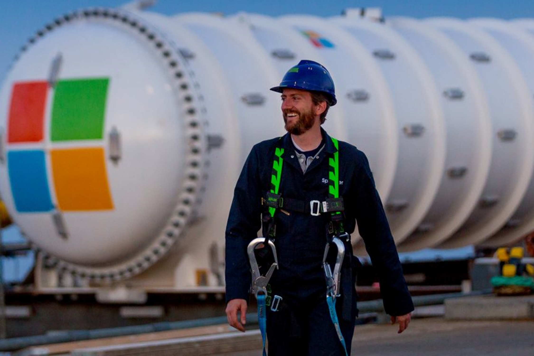 Imagem de Primeiro data center submarino da Microsoft entra em operação no tecmundo
