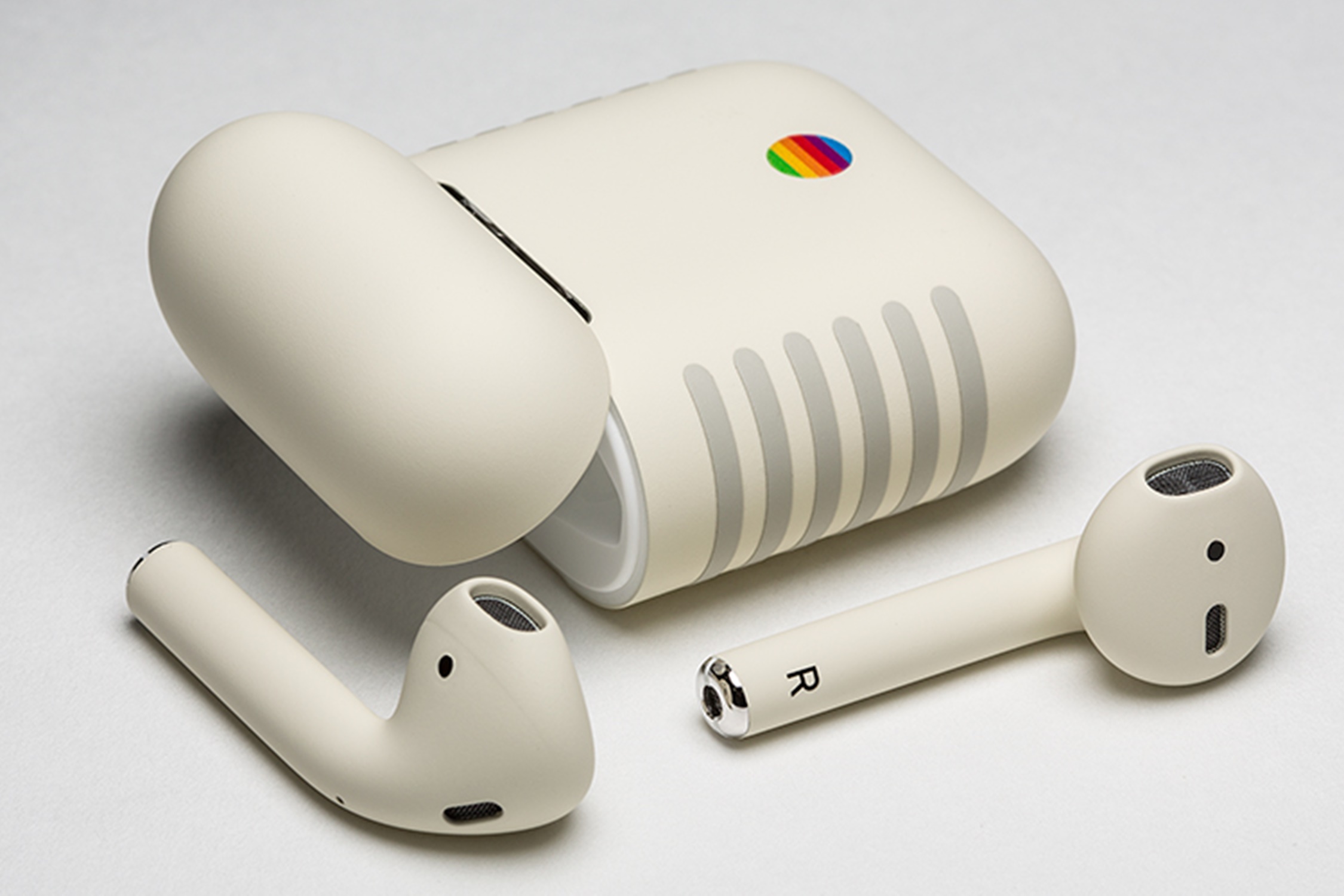 Imagem de ColorWare lança AirPods customizados com design dos Macintosh clássicos no tecmundo