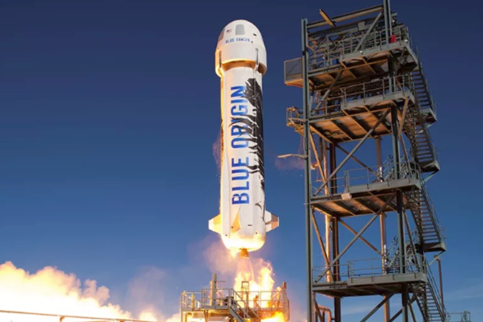 Imagem de Jeff Bezos deve cobrar pelo menos US$ 200 mil por viagens espaciais no tecmundo