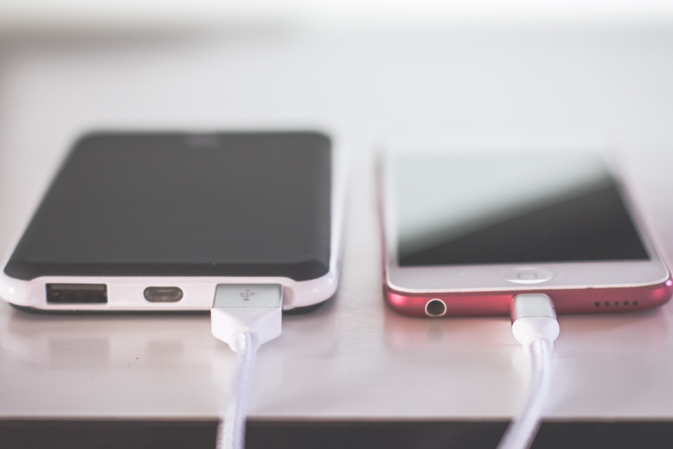 Imagem de Europa estuda impor um padrão universal para carregadores de celular no tecmundo