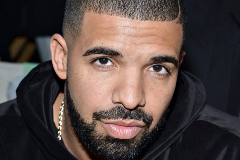 Imagem de Drake é o primeiro artista a superar 50 bilhões de reproduções em streaming no tecmundo