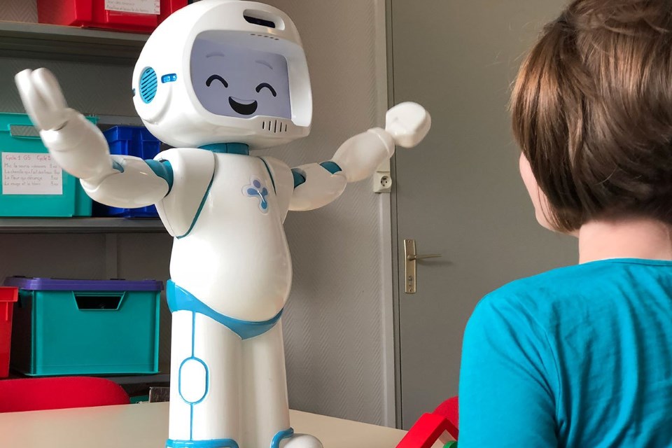 Imagem de Conheça o robozinho que ajuda crianças com autismo no tecmundo