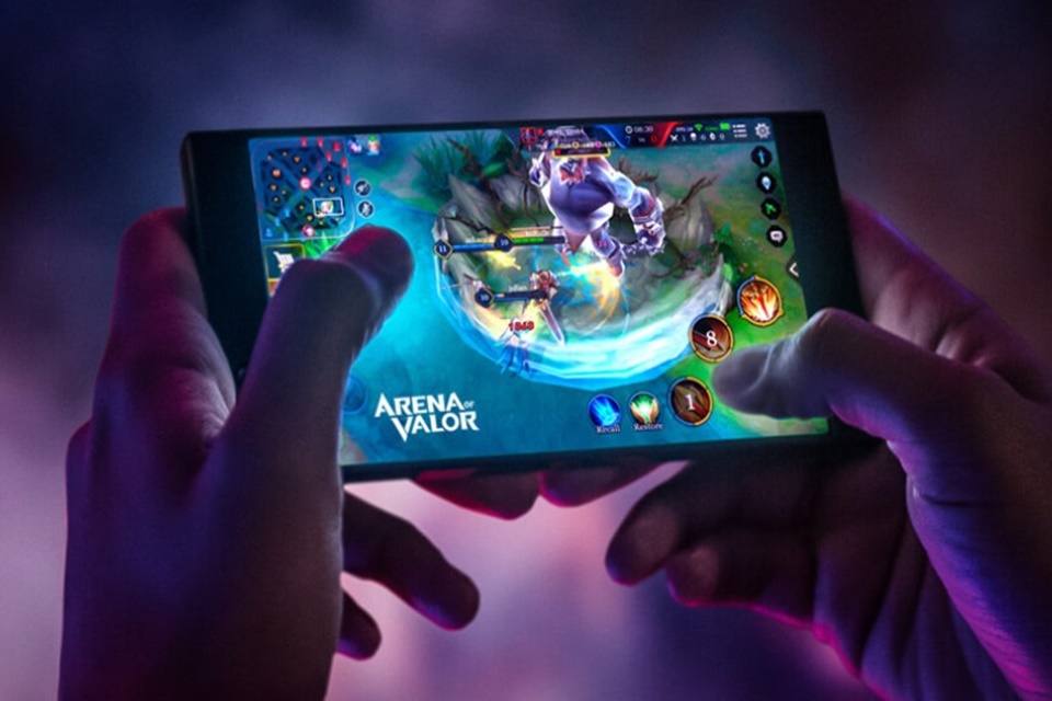 Imagem de Razer Phone 2 vaza em benchmarks e pode ter LEDs Chroma no tecmundo