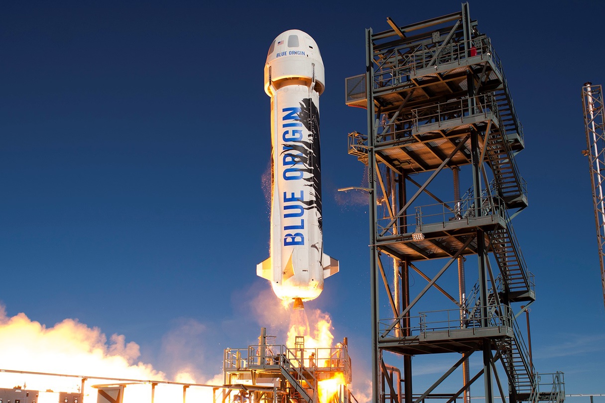 Imagem de Jeff Bezos pretende levar turistas ao espaço com a Blue Origin já em 2019 no tecmundo