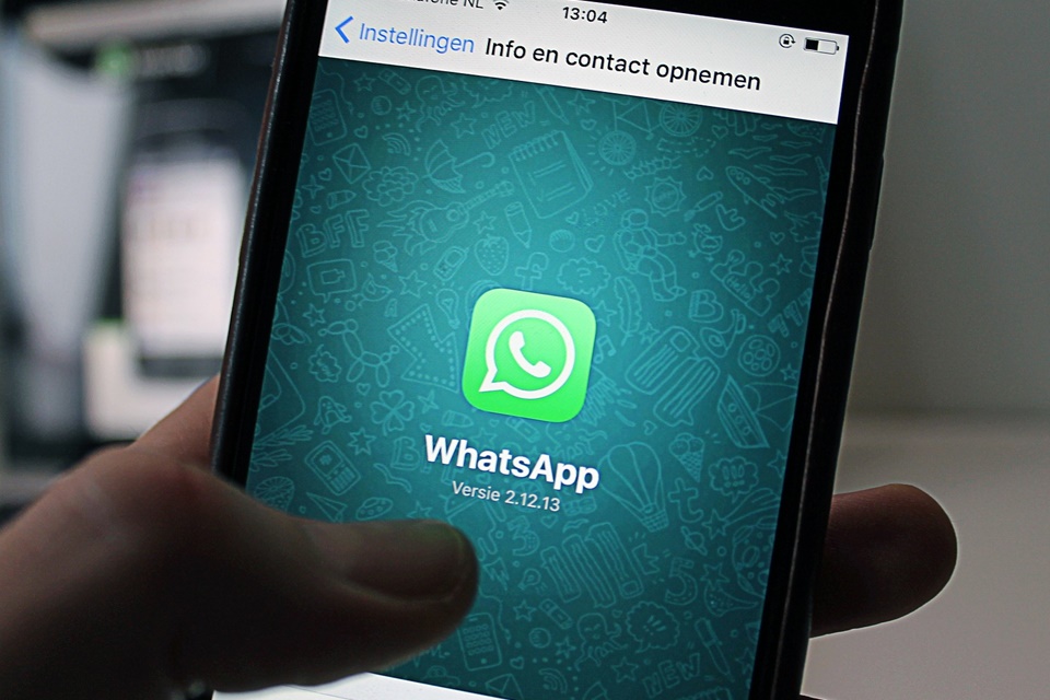 Imagem de WhatsApp libera adesivos para dispositivos Android; veja como usar no tecmundo