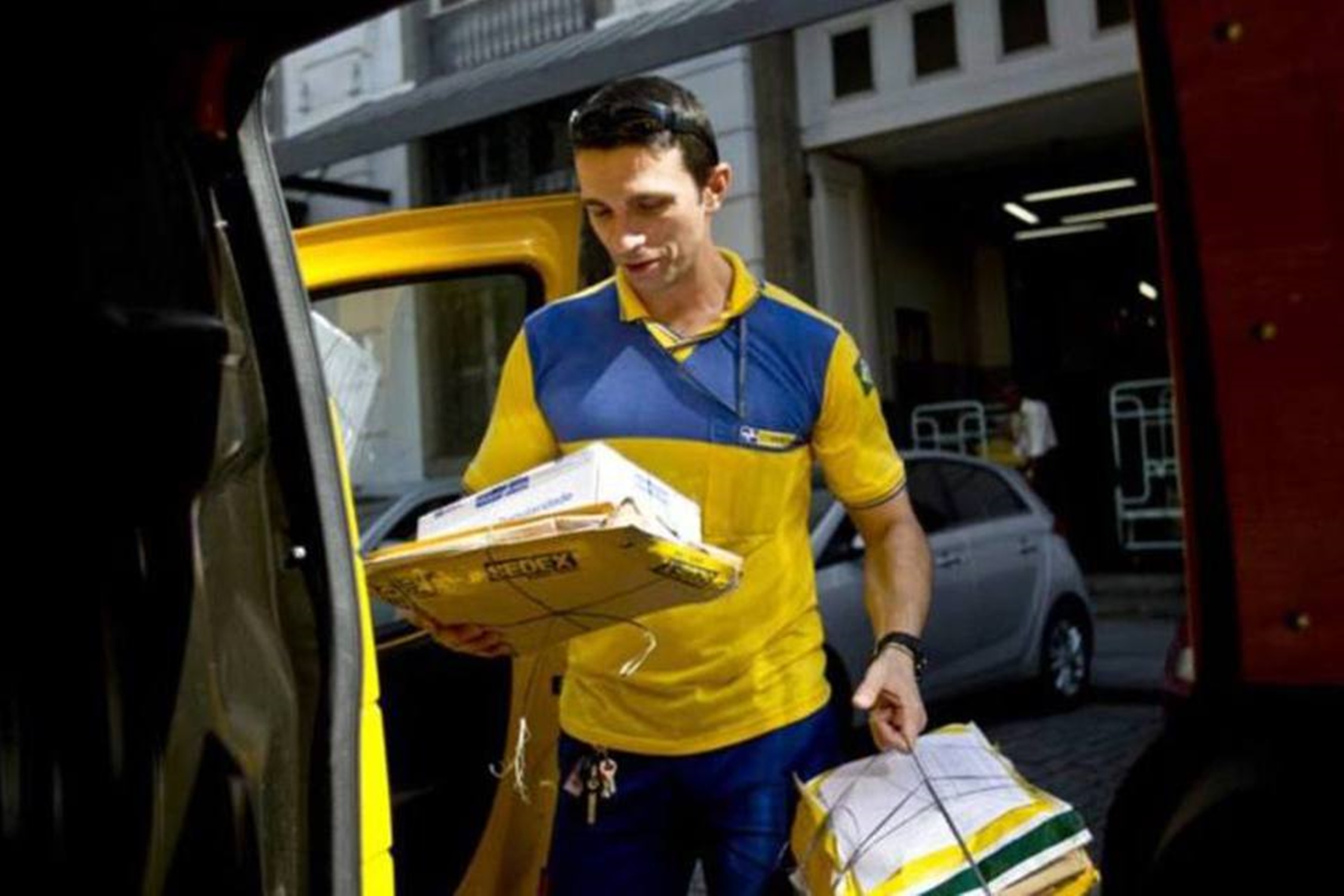 Imagem de Nova taxa: Correios envia eletrônicos importados para homologação na Anatel no tecmundo