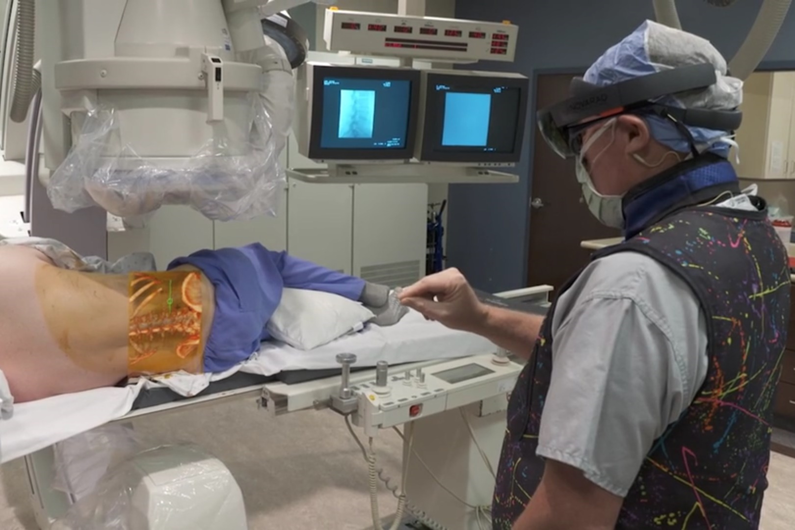 Imagem de HoloLens tem seu primeiro app médico aprovado para cirurgias nos EUA no tecmundo