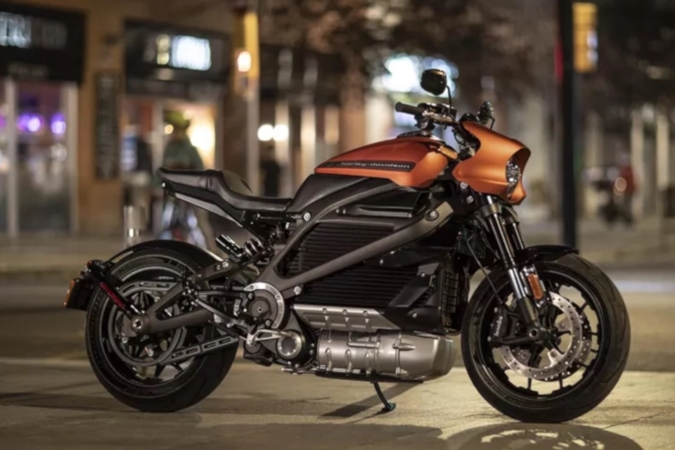 Imagem de Harley-Davidson divulga mais fotos e detalhes da moto elétrica LiveWire no tecmundo