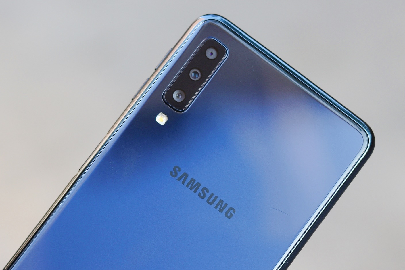 Imagem de Samsung Galaxy A7 chega ao Brasil com três câmeras na traseira no tecmundo