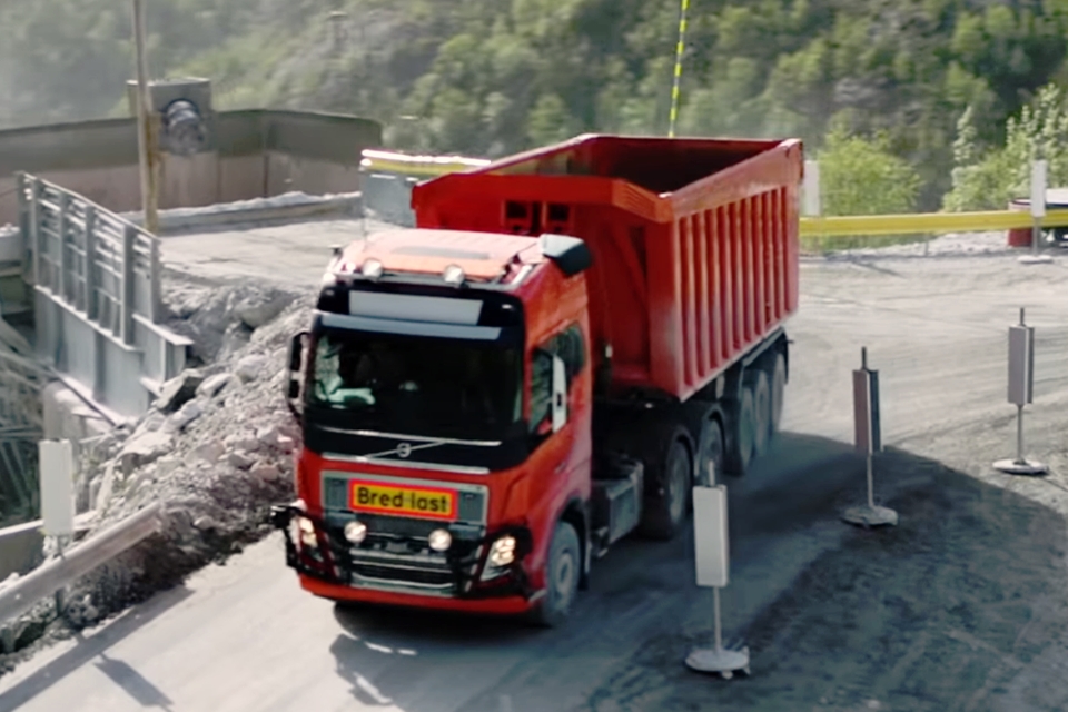 Imagem de Volvo anuncia serviço de transporte com frota de caminhões autônomos no tecmundo