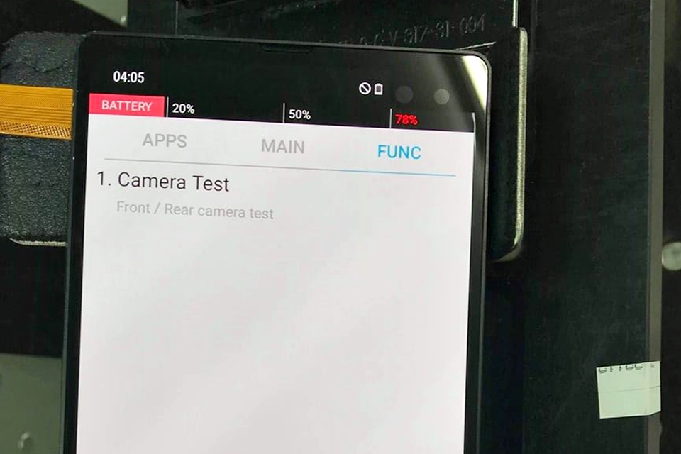 Imagem de Suposto protótipo do Galaxy S10+ é flagrado com 2 câmeras em notch de canto no tecmundo