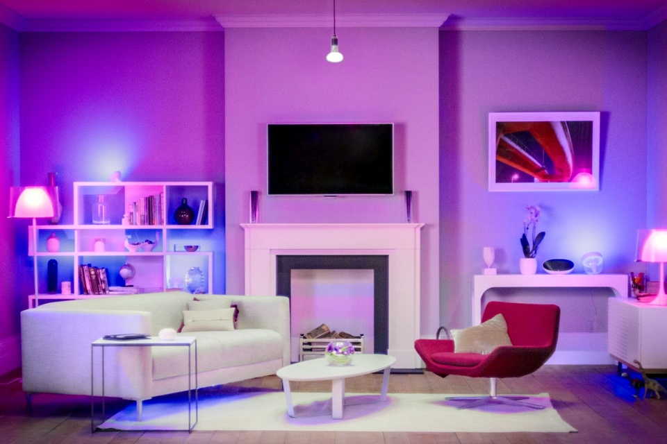 Imagem de Philips Hue se une ao Google Assistente para você controlar a luz com a voz no tecmundo