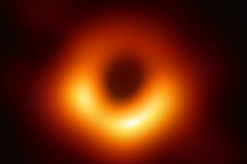 Imagem de Histórico: telescópios na Terra registram a imagem de um buraco negro no tecmundo