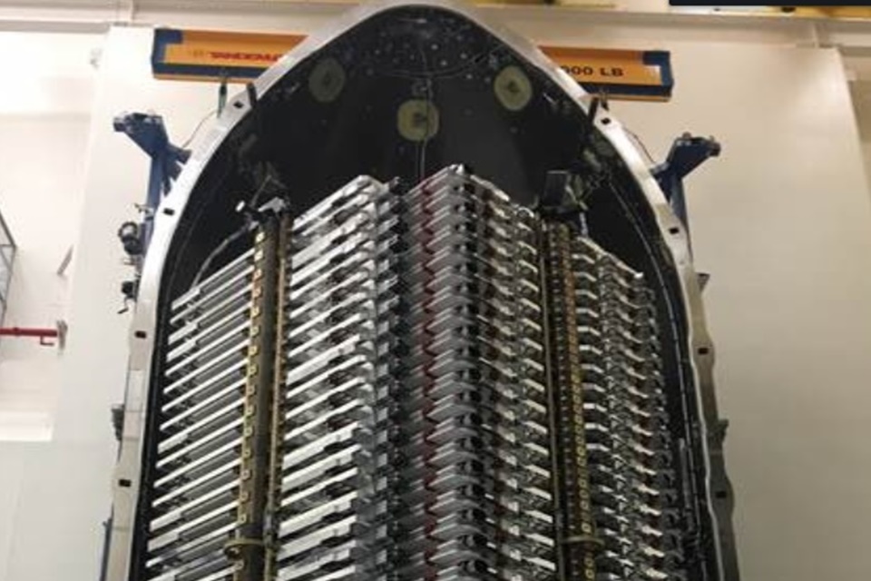 Imagem de Elon Musk mostra o visual dos satélites para sinal de internet Starlink no tecmundo
