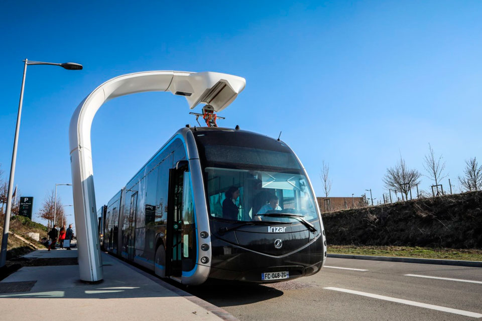 Imagem de Por que ônibus elétricos ainda não são tão populares? no tecmundo