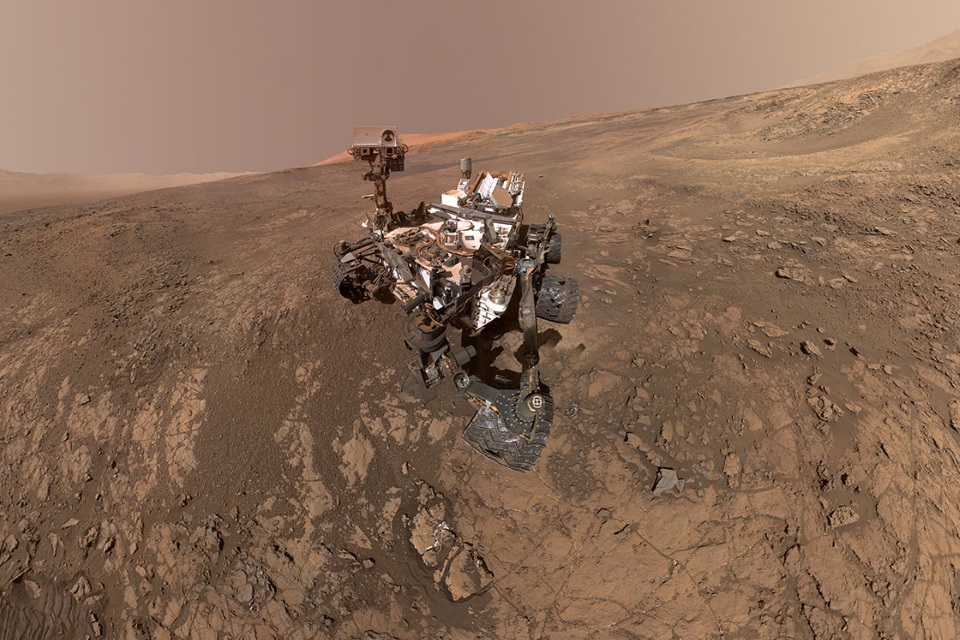 Imagem de Rover Curiosity, da NASA, flagra misterioso ponto de luz em Marte no tecmundo